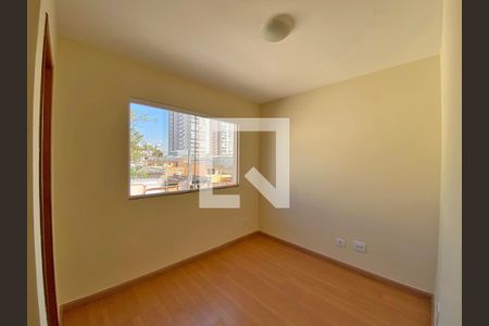 Casa de condomínio à venda com 68m², 3 quartos e 1 vagaSuíte