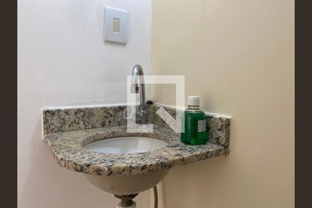 Casa de condomínio à venda com 68m², 3 quartos e 1 vagaLavabo