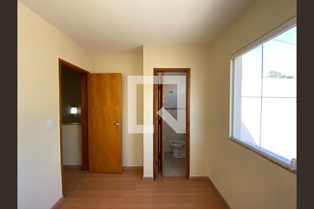 Casa de condomínio à venda com 68m², 3 quartos e 1 vagaSuíte