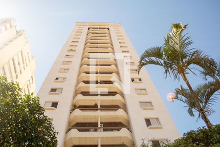 Apartamento para alugar com 63m², 2 quartos e 1 vagaFachada