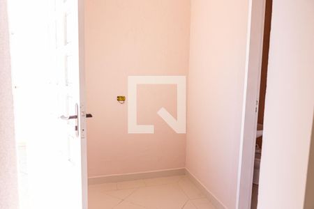 Casa à venda com 160m², 3 quartos e 3 vagas Casa à venda com 160m², 3 quartos e 3 vagasCorredor