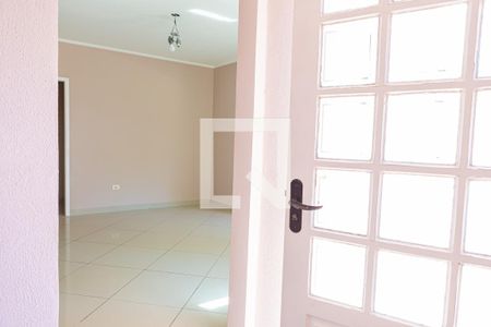 Casa à venda com 160m², 3 quartos e 3 vagas Casa à venda com 160m², 3 quartos e 3 vagasCorredor