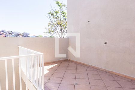 Casa à venda com 160m², 3 quartos e 3 vagas Casa à venda com 160m², 3 quartos e 3 vagasVaranda da Cozinha