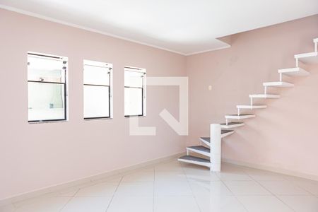 Casa à venda com 160m², 3 quartos e 3 vagas Casa à venda com 160m², 3 quartos e 3 vagasSala de TV