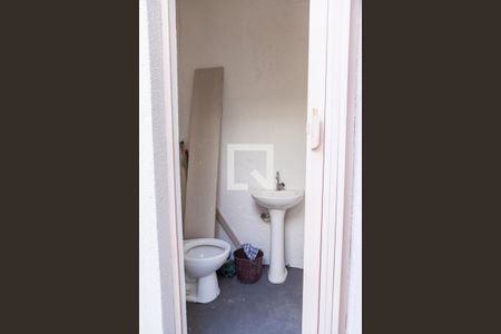Casa à venda com 160m², 3 quartos e 3 vagas Casa à venda com 160m², 3 quartos e 3 vagasBanheiro da Varanda gourmet