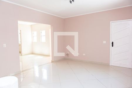 Casa à venda com 160m², 3 quartos e 3 vagas Casa à venda com 160m², 3 quartos e 3 vagasSala de TV
