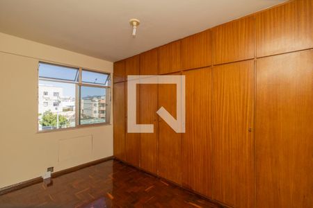 Quarto 2 de apartamento para alugar com 2 quartos, 75m² em Olaria, Rio de Janeiro