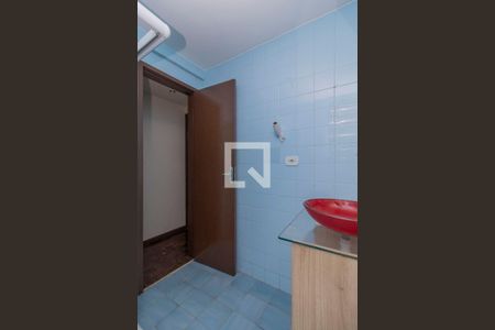 Banheiro de apartamento para alugar com 2 quartos, 75m² em Olaria, Rio de Janeiro