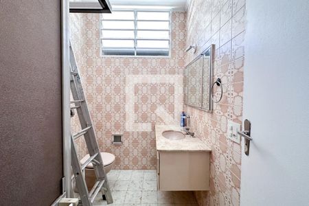 Casa para alugar com 160m², 3 quartos e 2 vagasBanheiro Social