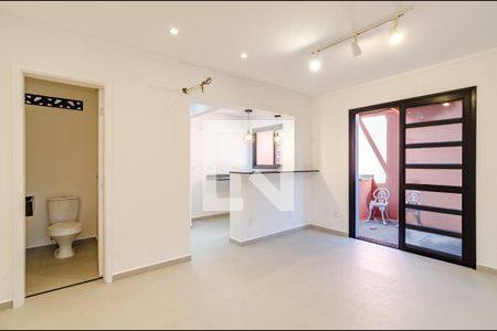 Sala de casa para alugar com 2 quartos, 130m² em Alto de Pinheiros, São Paulo