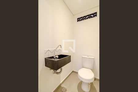 Lavabo de casa para alugar com 2 quartos, 130m² em Alto de Pinheiros, São Paulo