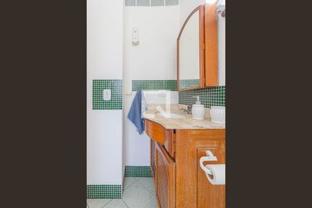 Banheiro de kitnet/studio para alugar com 1 quarto, 26m² em Bela Vista, São Paulo