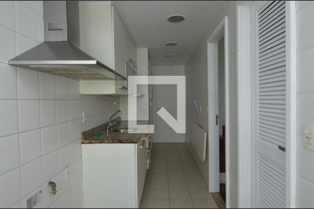 Apartamento para alugar com 106m², 3 quartos e 2 vagas Apartamento para alugar com 106m², 3 quartos e 2 vagasCozinha