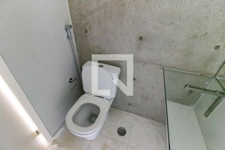Banheiro de apartamento à venda com 1 quarto, 70m² em Vila Suzana, São Paulo