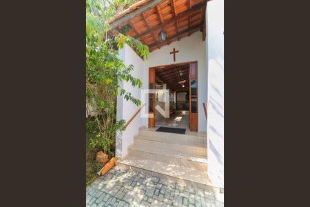 Casa à venda com 63m², 2 quartos e 2 vagas Casa à venda com 63m², 2 quartos e 2 vagasEntrada