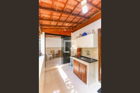 Casa à venda com 63m², 2 quartos e 2 vagas Casa à venda com 63m², 2 quartos e 2 vagasVaranda