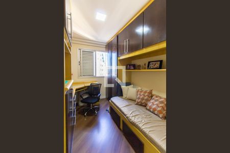 Apartamento à venda com 75m², 3 quartos e 1 vagaQuarto 2