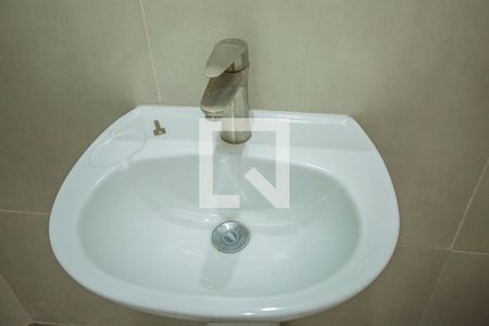 Casa de condomínio para alugar com 70m², 2 quartos e sem vaga Casa de condomínio para alugar com 70m², 2 quartos e sem vagaBanheiro