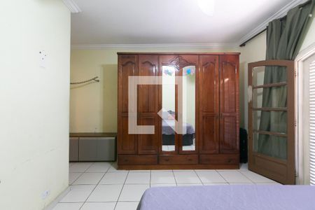 Casa à venda com 226m², 3 quartos e 2 vagasSuíte