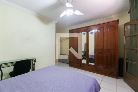 Casa à venda com 226m², 3 quartos e 2 vagasSuíte