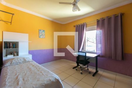 Casa à venda com 226m², 3 quartos e 2 vagasQuarto 2