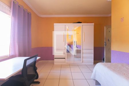 Casa à venda com 226m², 3 quartos e 2 vagasQuarto 2