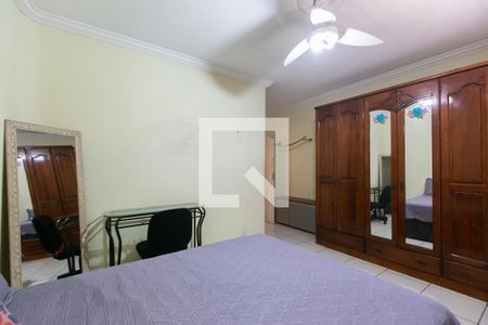 Casa à venda com 226m², 3 quartos e 2 vagasSuíte