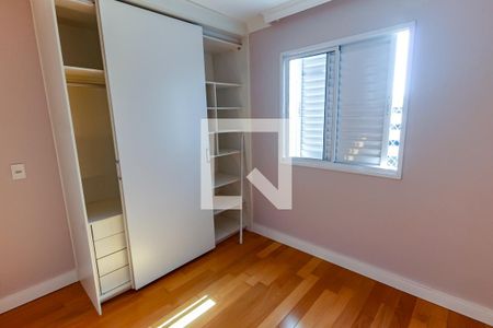 Quarto 1 de apartamento para alugar com 2 quartos, 76m² em Jardim Bom Tempo, Taboão da Serra