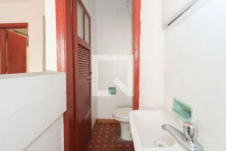 Casa à venda com 200m², 4 quartos e 1 vagaBanheiro de serviço