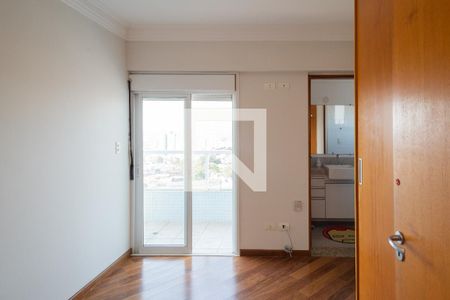 Apartamento à venda com 140m², 3 quartos e 2 vagasSuíte 2