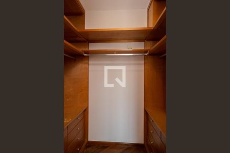 Apartamento à venda com 140m², 3 quartos e 2 vagasCloset - Suíte 3