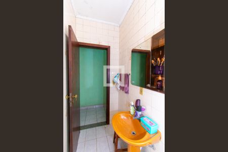 Casa à venda com 200m², 3 quartos e 5 vagasBanheiro 2