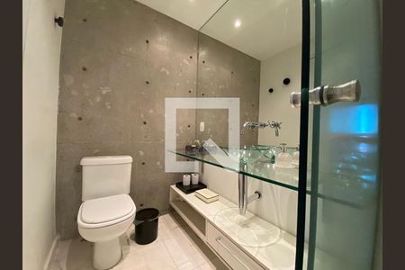 Apartamento à venda com 70m², 2 quartos e 2 vagasBanheiro Social