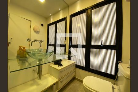 Apartamento à venda com 70m², 2 quartos e 2 vagasBanheiro da Suíte