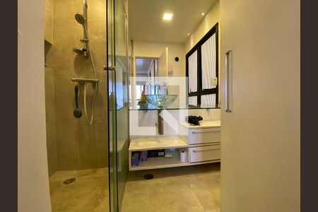 Apartamento à venda com 70m², 2 quartos e 2 vagasBanheiro da Suíte