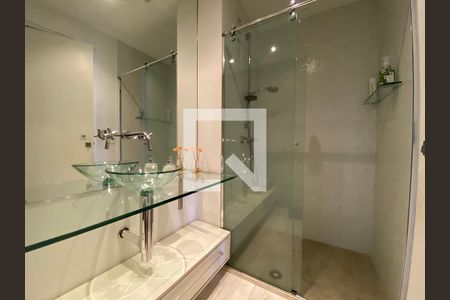 Apartamento à venda com 70m², 2 quartos e 2 vagasBanheiro Social