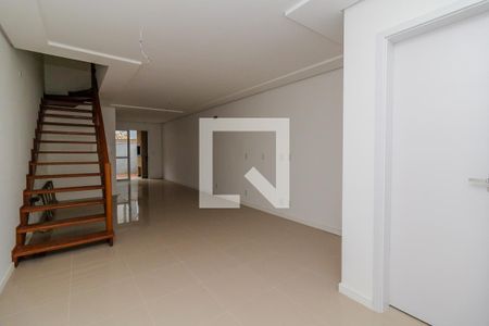 Sala de casa à venda com 3 quartos, 91m² em Guarujá, Porto Alegre