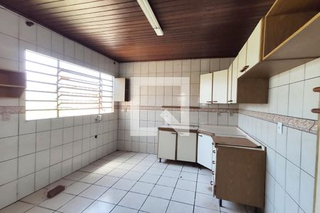 Casa para alugar com 82m², 4 quartos e 1 vaga