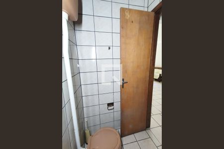 Casa para alugar com 82m², 4 quartos e 1 vaga Casa para alugar com 82m², 4 quartos e 1 vagaBanheiro 2