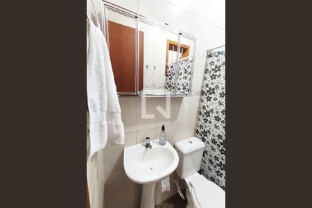 Casa para alugar com 96m², 3 quartos e 2 vagasBanheiro 1