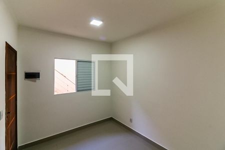 Quarto de casa para alugar com 1 quarto, 40m² em Parque Peruche, São Paulo