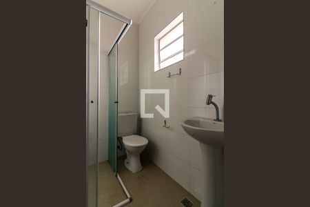 Banheiro de casa para alugar com 1 quarto, 40m² em Parque Peruche, São Paulo