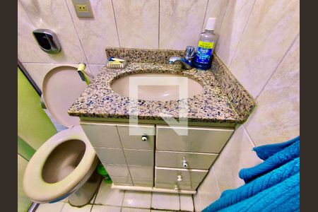 Apartamento à venda com 107m², 4 quartos e sem vaga Apartamento à venda com 107m², 4 quartos e sem vagaBanheiro social 2