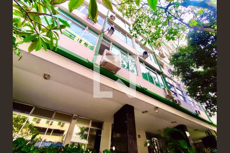 Apartamento à venda com 107m², 4 quartos e sem vaga Apartamento à venda com 107m², 4 quartos e sem vagaFachada