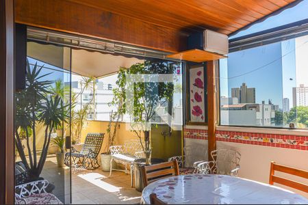 Apartamento à venda com 170m², 3 quartos e 3 vagasChurrasqueira