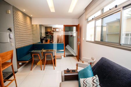 Sala de apartamento à venda com 2 quartos, 56m² em Santo Antônio, Belo Horizonte