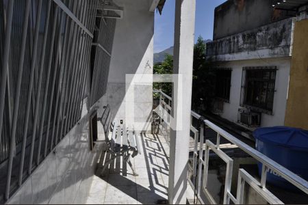 Apartamento à venda com 90m², 2 quartos e sem vagaÁrea externa