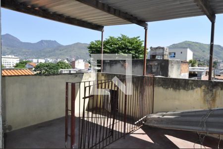 Apartamento à venda com 90m², 2 quartos e sem vagaÁrea externa