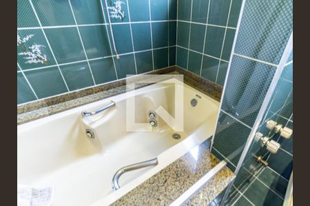 Apartamento à venda com 250m², 4 quartos e 3 vagasBanheiro da Suíte 4