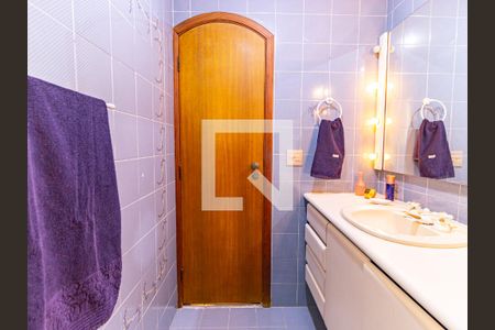 Apartamento à venda com 250m², 4 quartos e 3 vagasBanheiro da Suíte 2